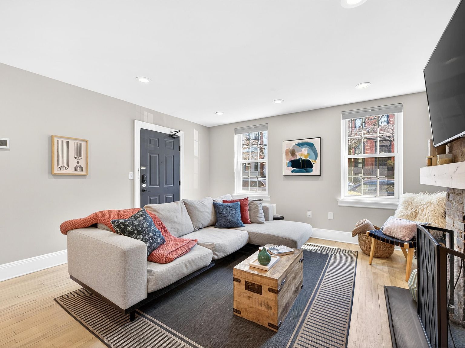 112 Bloomfield St APT 1 Hoboken, NJ 07030 - Thumbnail 3