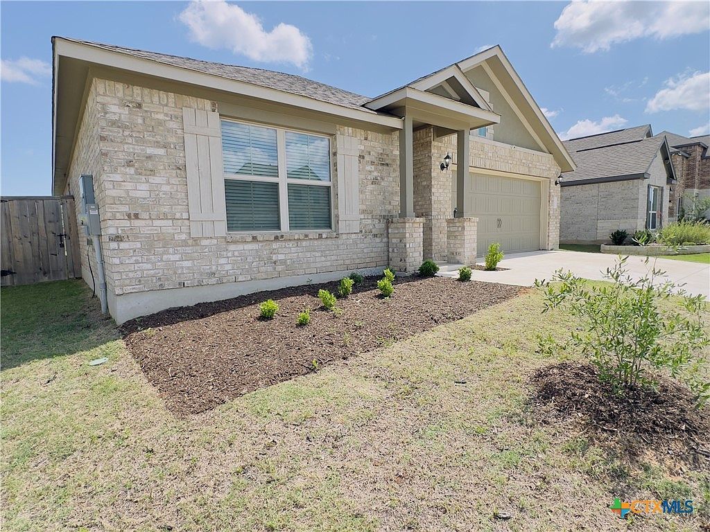 132 Periwinkle Ln Bastrop, TX 78602 - Thumbnail 3