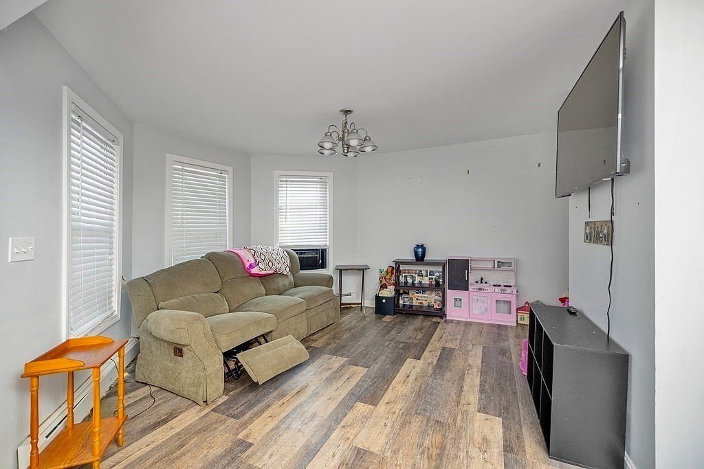 41 Edison St New Bedford, MA 02745 - Thumbnail 3