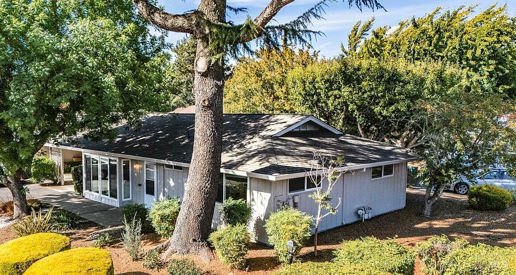 4 Valley Green St Santa Rosa, CA 95409 - Thumbnail 3