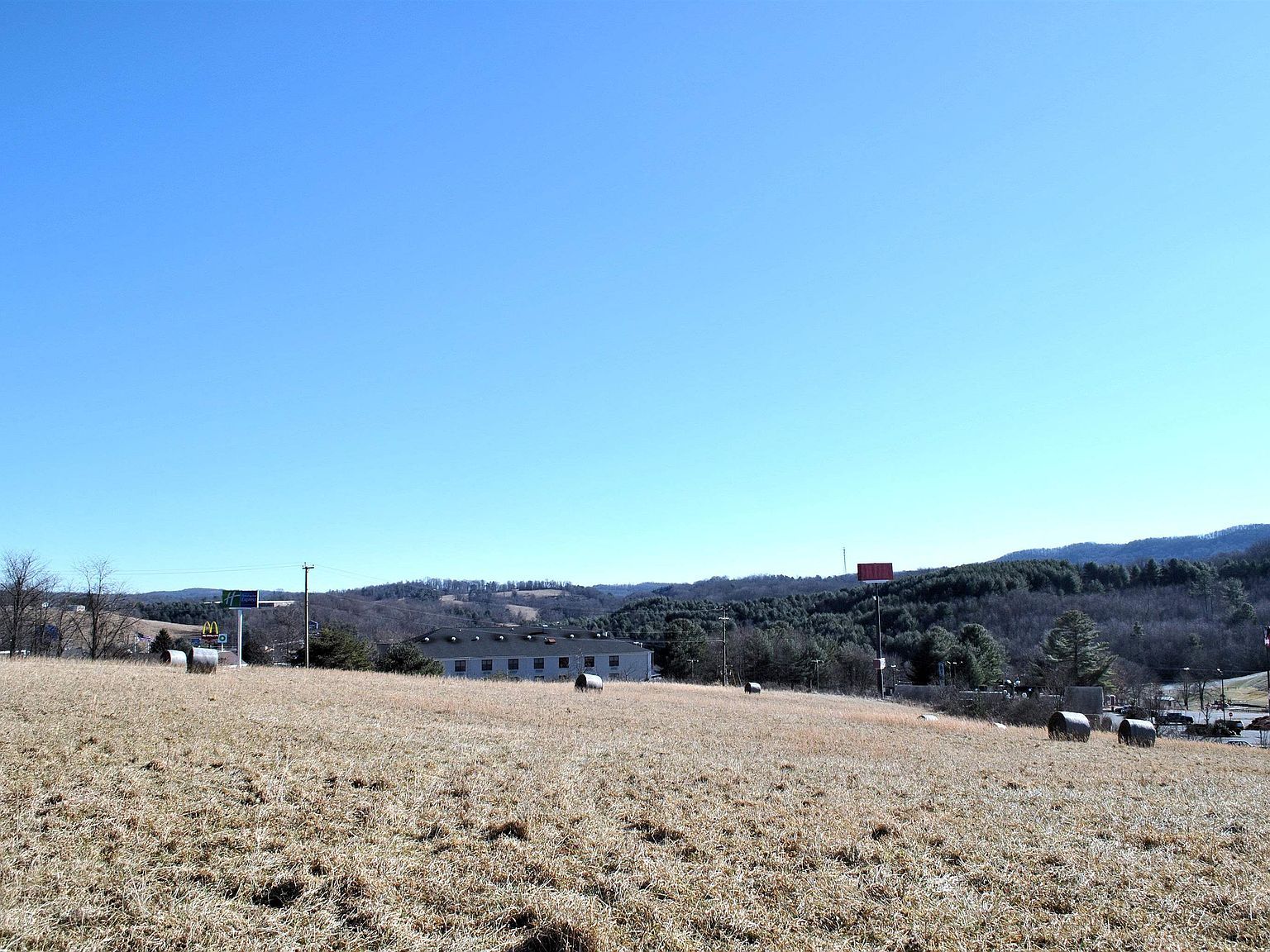 313 Airport Rd Hillsville, VA 24343 - Thumbnail 3