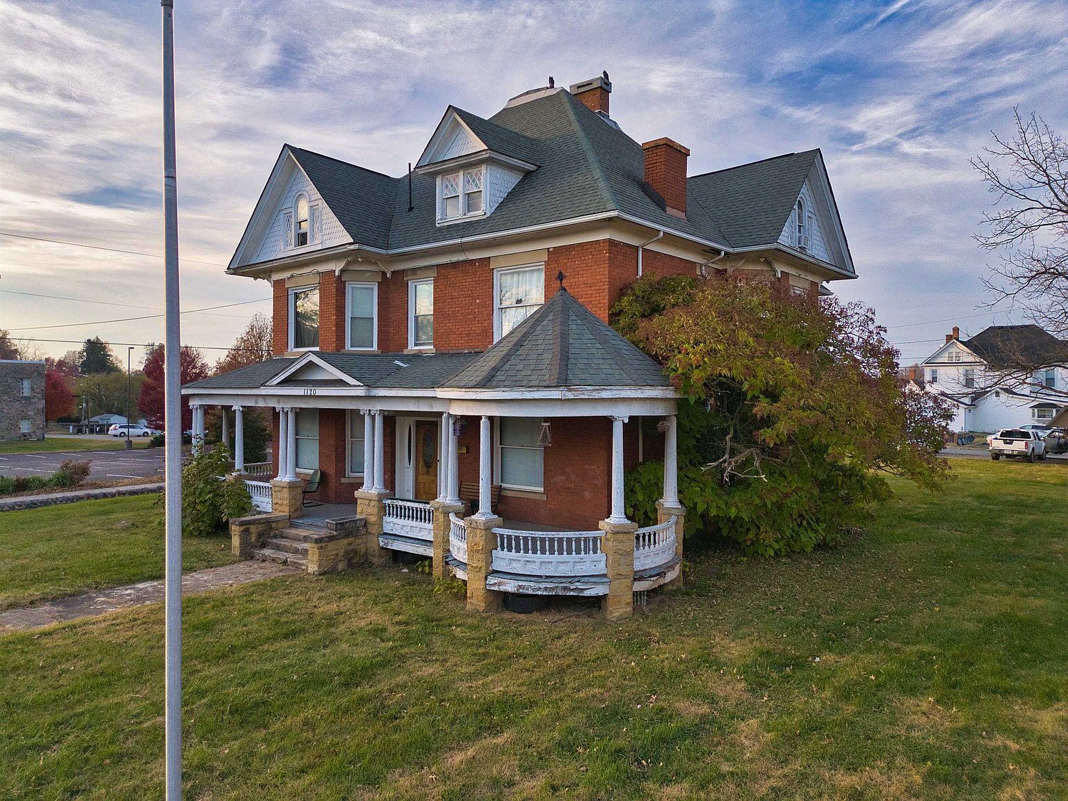 1120 Downey St Radford, VA 24141 - Thumbnail 3