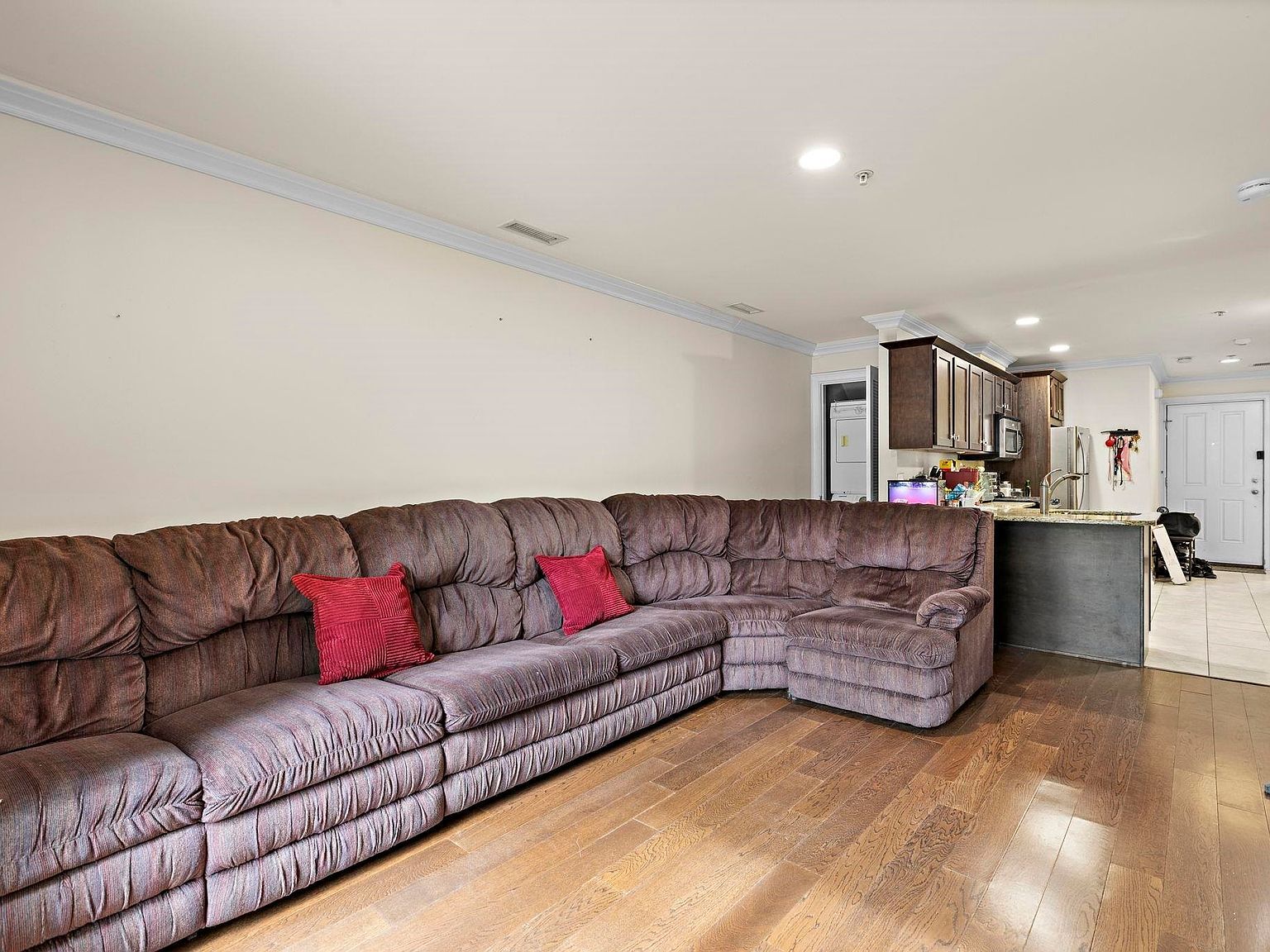 1625 Paterson Plank Rd APT 9 Secaucus, NJ 07094 - Thumbnail 3