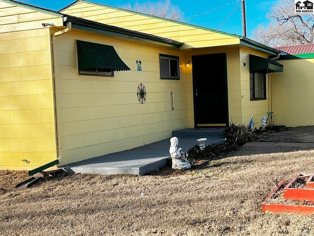 515 S 5th St Kiowa, KS 67070 - Thumbnail 3