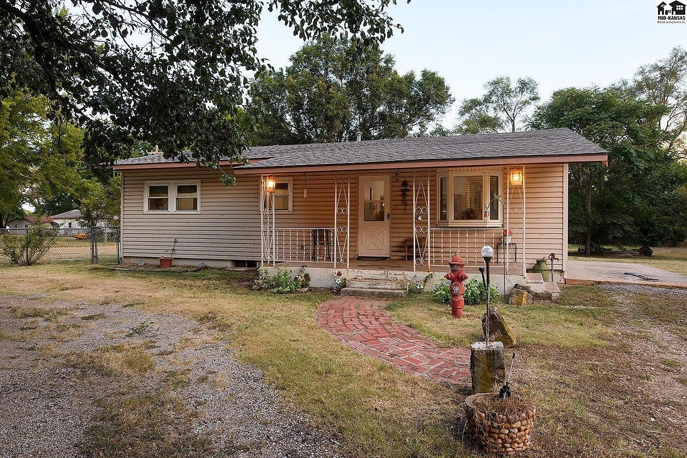 605 E 9th St Harper, KS 67058 - Thumbnail 3