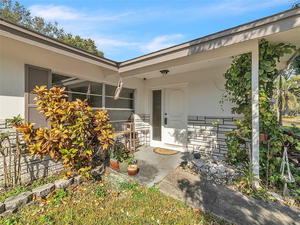 1444 Cottonwood Ter Dunedin, FL 34698 - Thumbnail 3