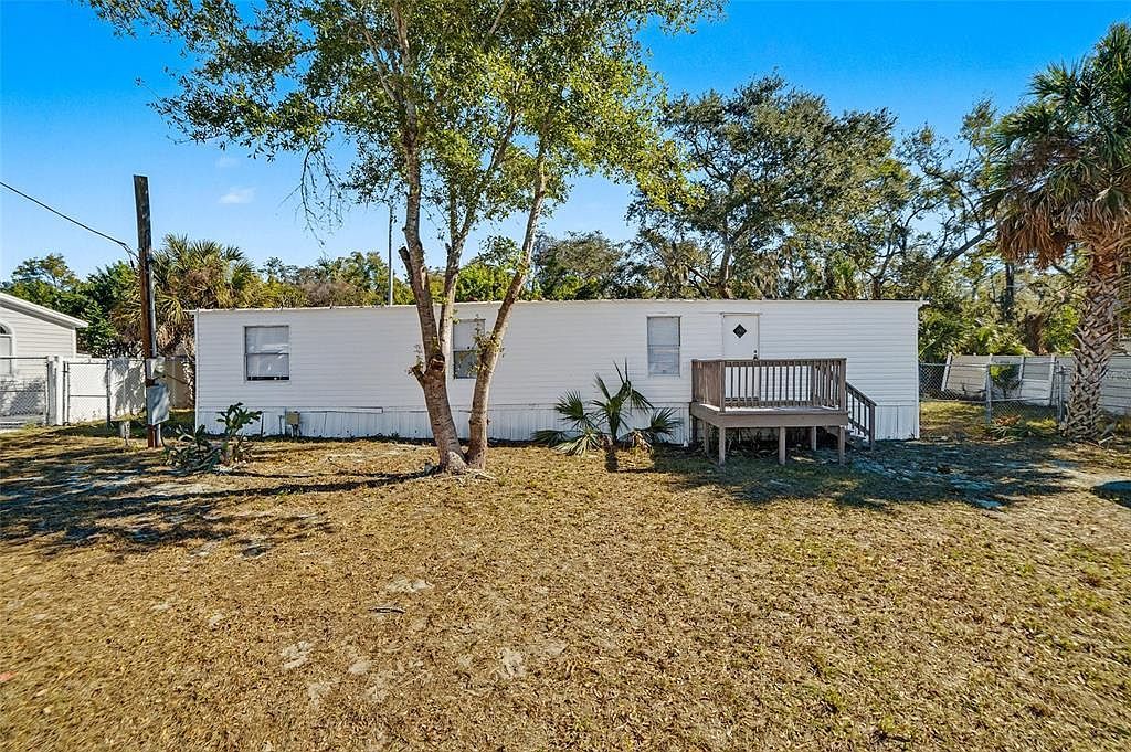 10914 Country Haven Dr Gibsonton, FL 33534 - Thumbnail 3