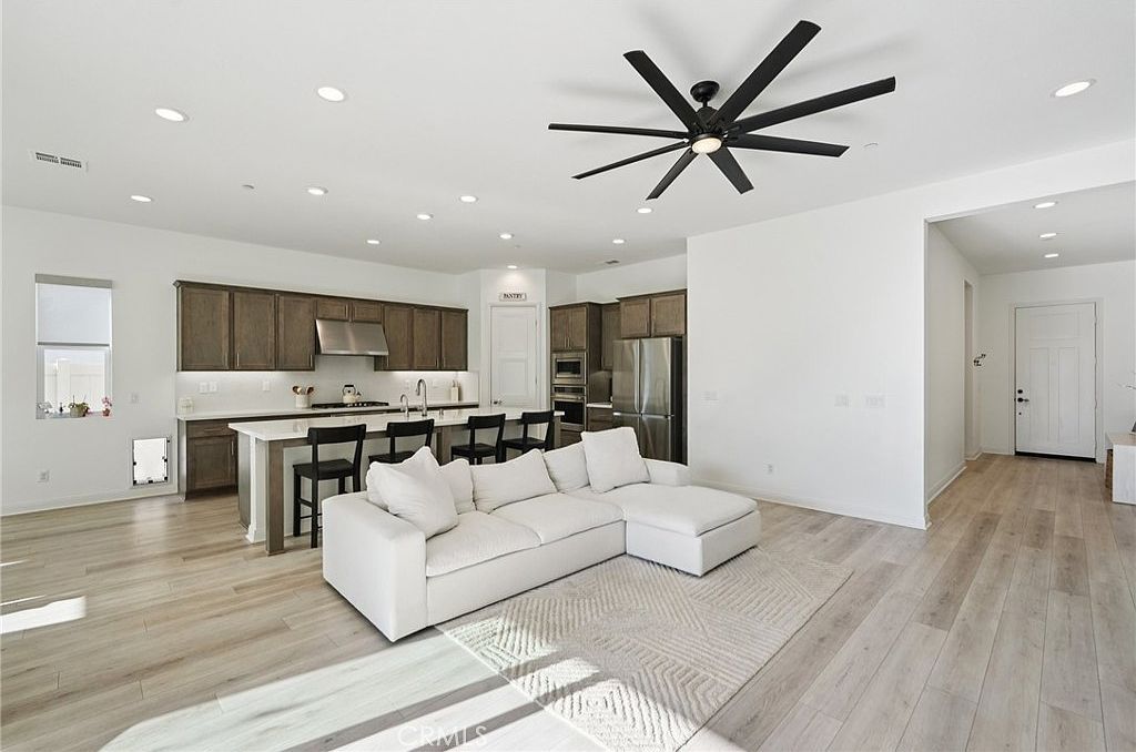 39481 Chamise Temecula, CA 92591 - Thumbnail 3