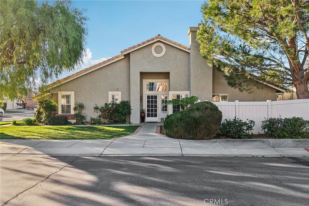 813 Cypress Point Dr Banning, CA 92220 - Thumbnail 3