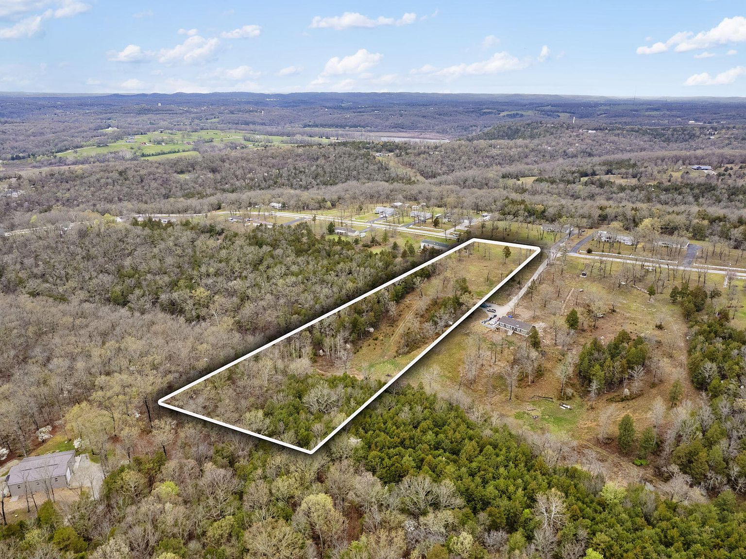 613 Lake Ranch Rd Kissee Mills, MO 65680 - Thumbnail 3