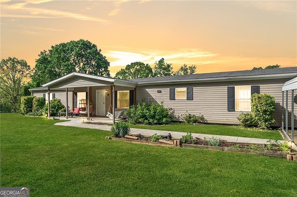 1575 Davis Rd W Fairmount, GA 30139 - Thumbnail 3