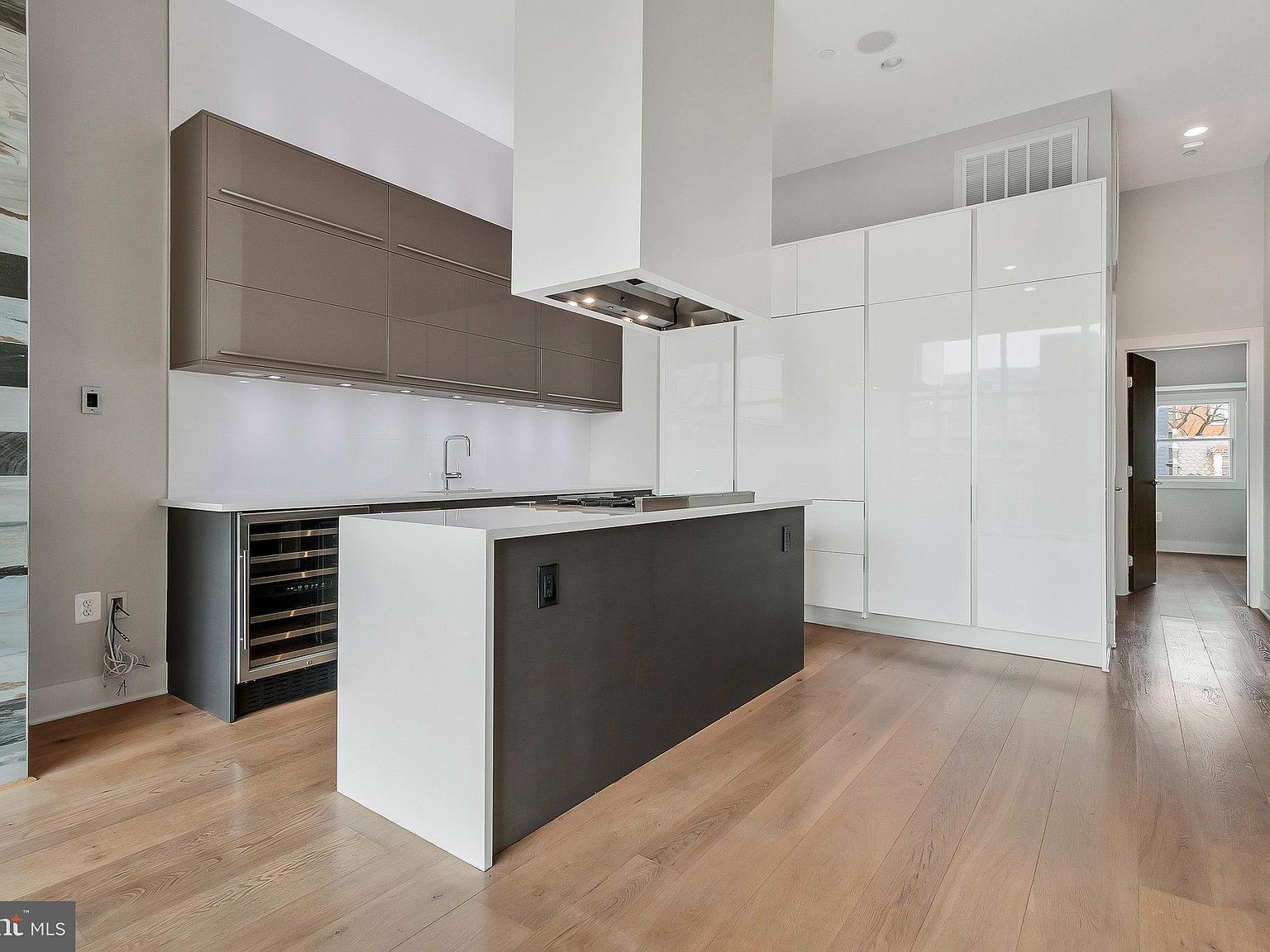 1476 Harvard St NW #PENTHOUSE Washington, DC 20009 - Thumbnail 3