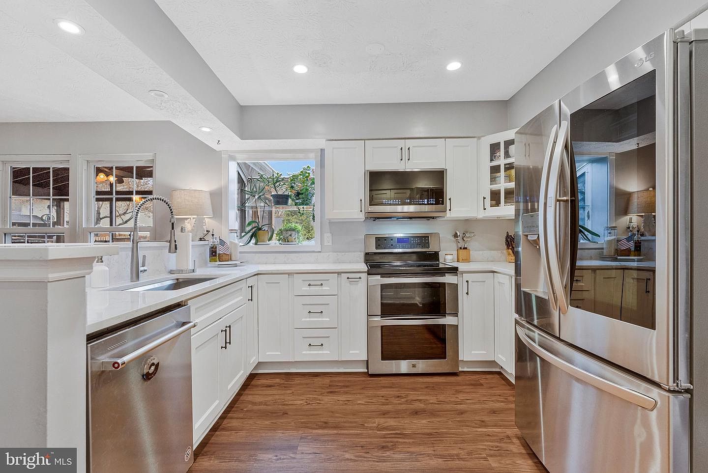 12526 Dardanelle Ct Herndon, VA 20170 - Thumbnail 3