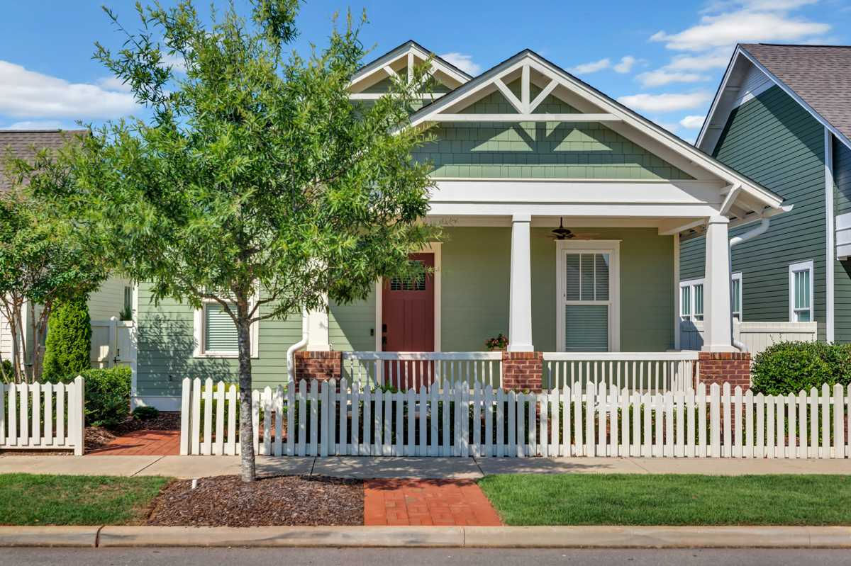 102 Hillcrest Avenue Northwest, Huntsville, AL, USA, 35806  | Single Family