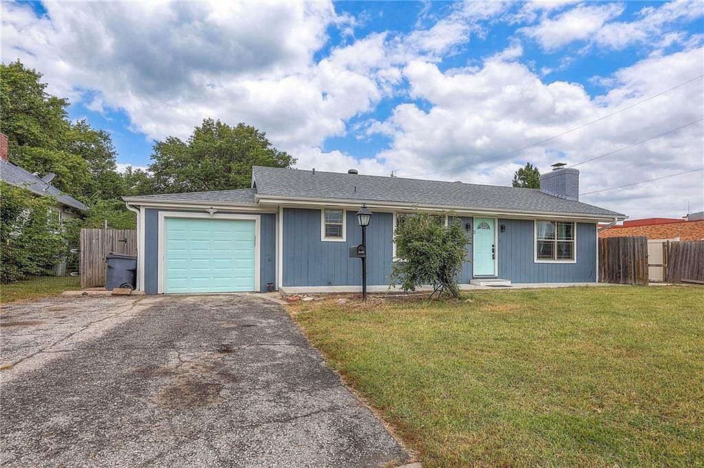 540 E Prairie St Olathe, KS 66061 - Thumbnail 3