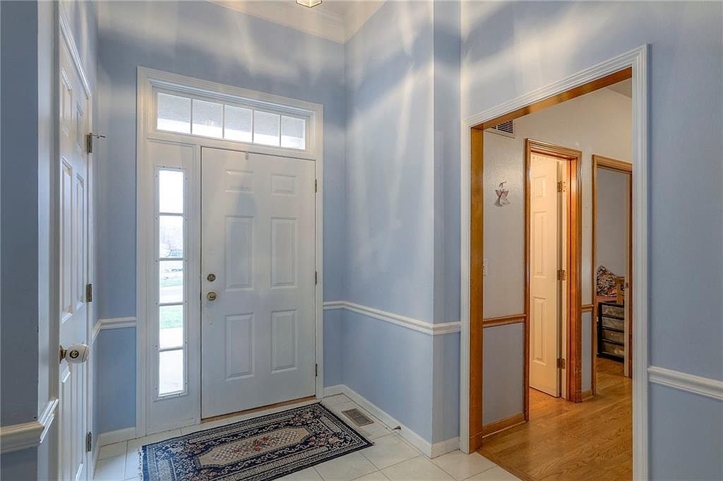 5327 W 122nd Ter Overland Park, KS 66209 - Thumbnail 3