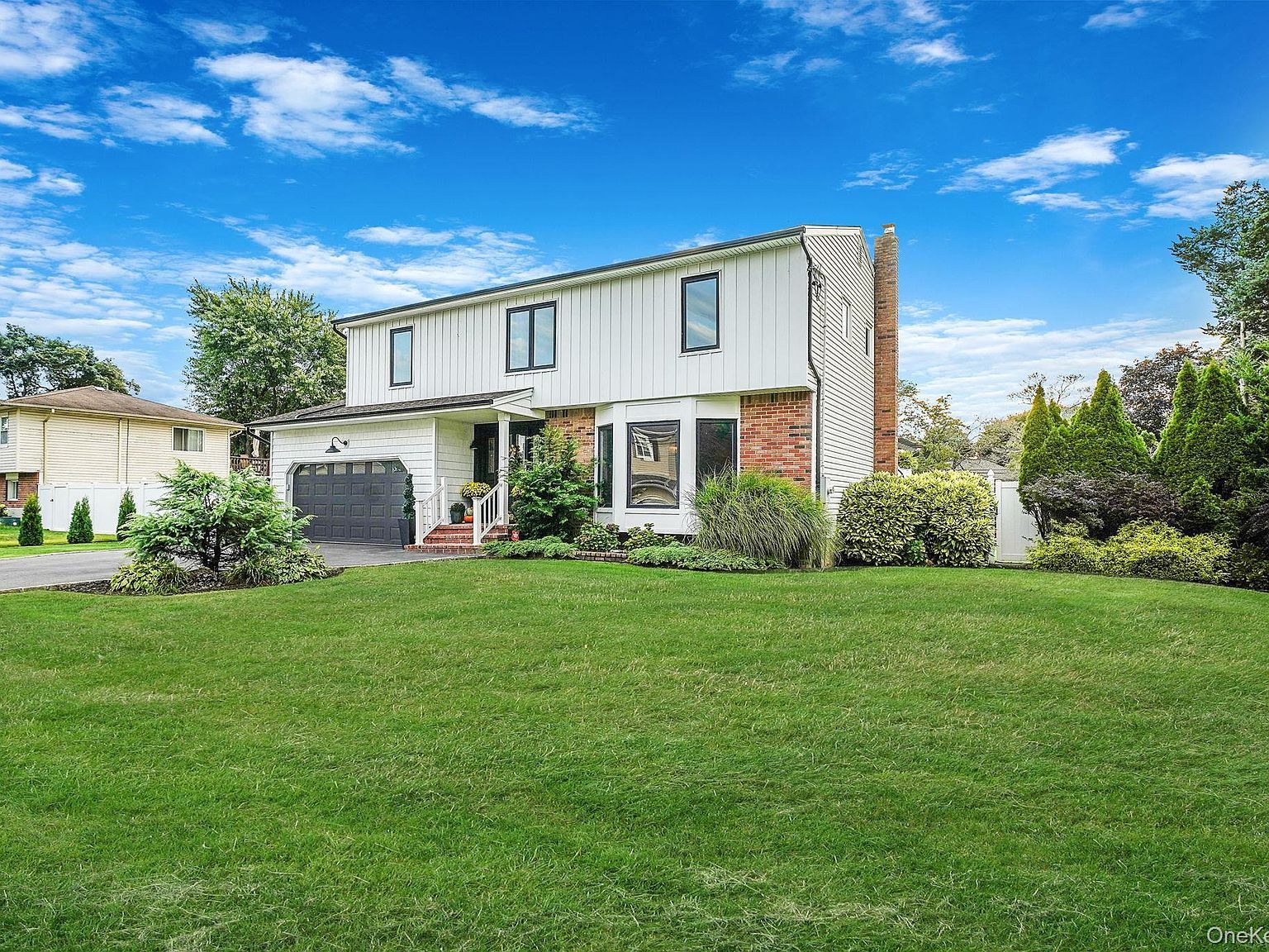 11 Susan Ct Deer Park, NY 11729 - Thumbnail 3