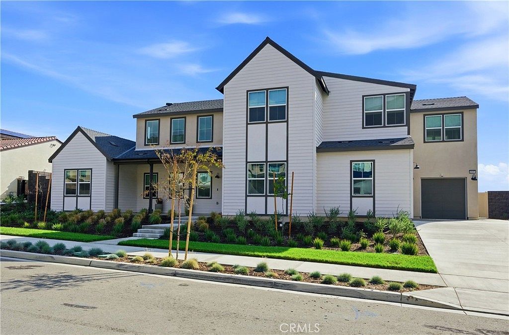 15957 Butterfly Dr Fontana, CA 92336 - Thumbnail 3