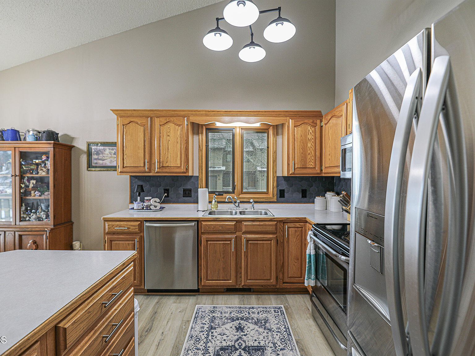 2972 Ontario Ln Bismarck, ND 58503 - Thumbnail 3