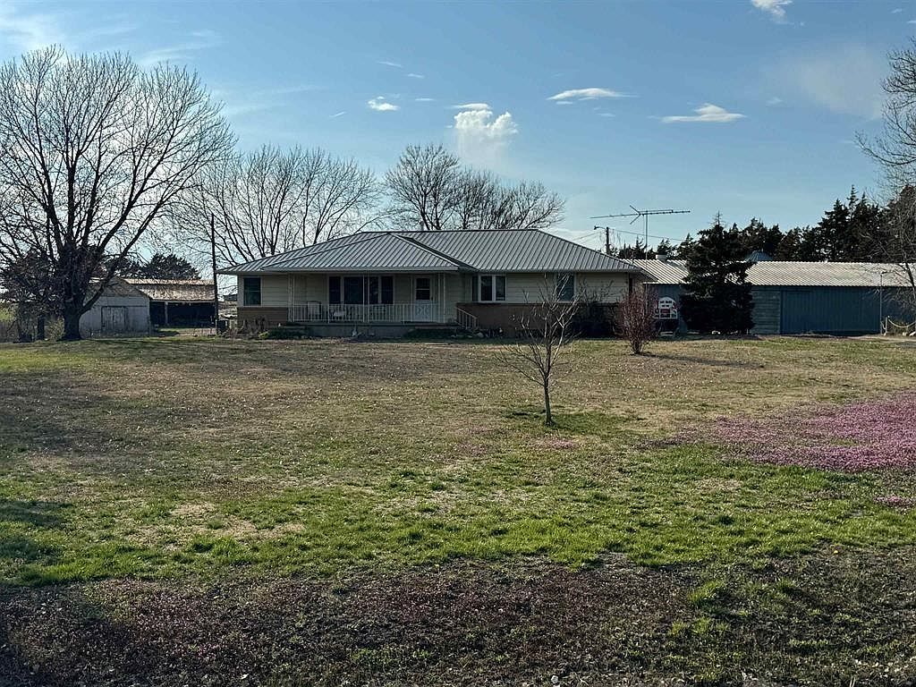 2193 Pawnee Marion, KS 66861 - Thumbnail 3