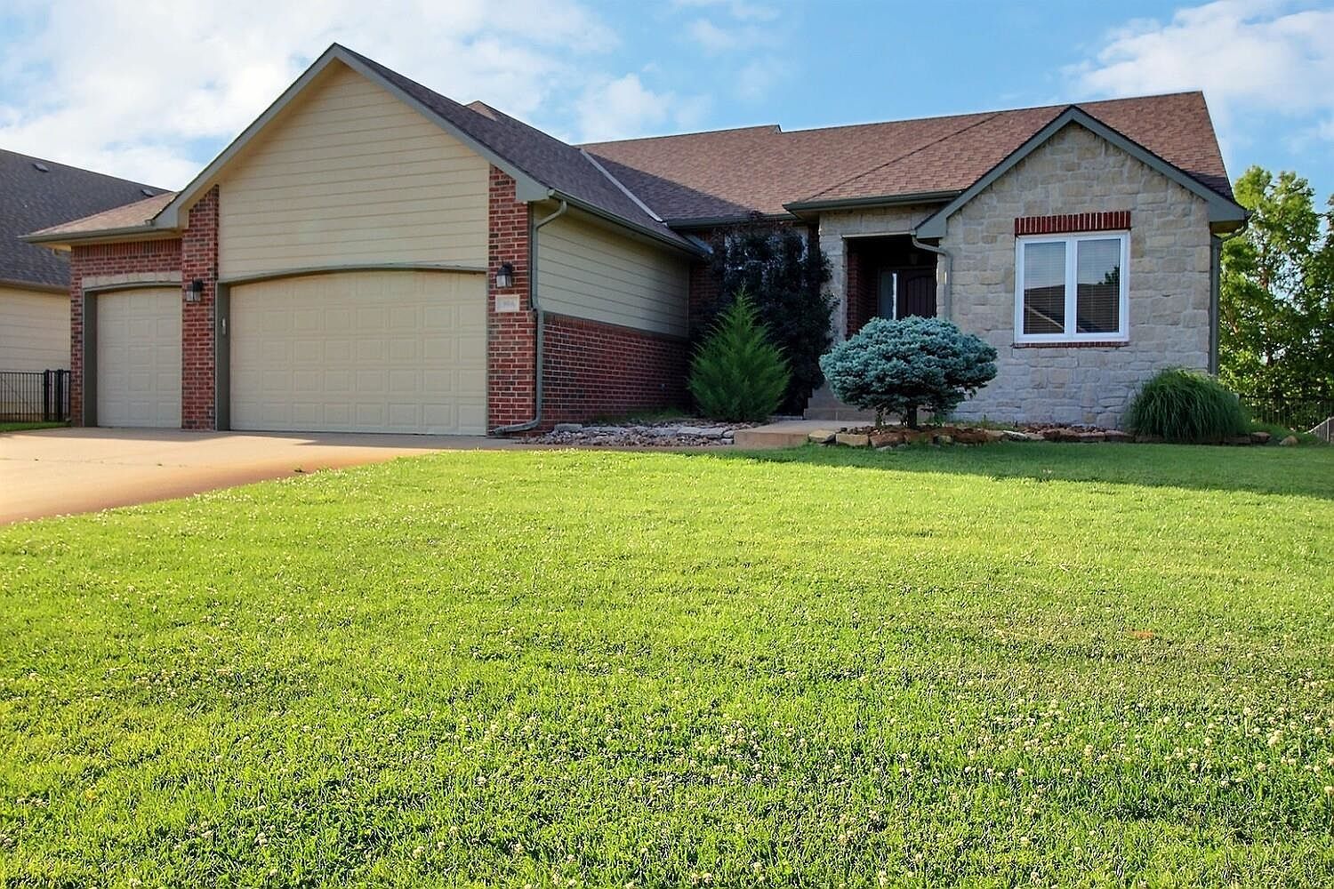 906 E Clear Creek St Clearwater, KS 67026 - Thumbnail 3