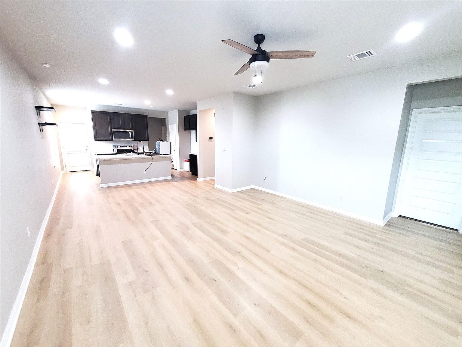 101 Prosecco Path Leander, TX 78641 - Thumbnail 3