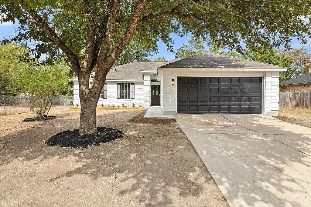 1006 Cottonbowl Dr Taylor, TX 76574 - Thumbnail 3