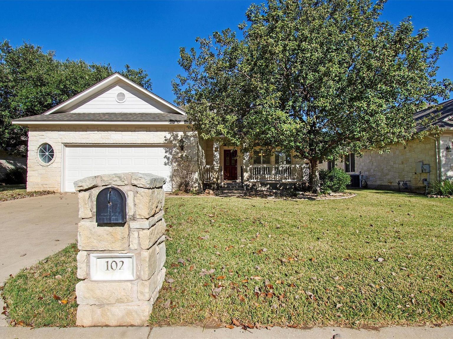 102 Lavaca Ln Georgetown, TX 78628 - Thumbnail 3