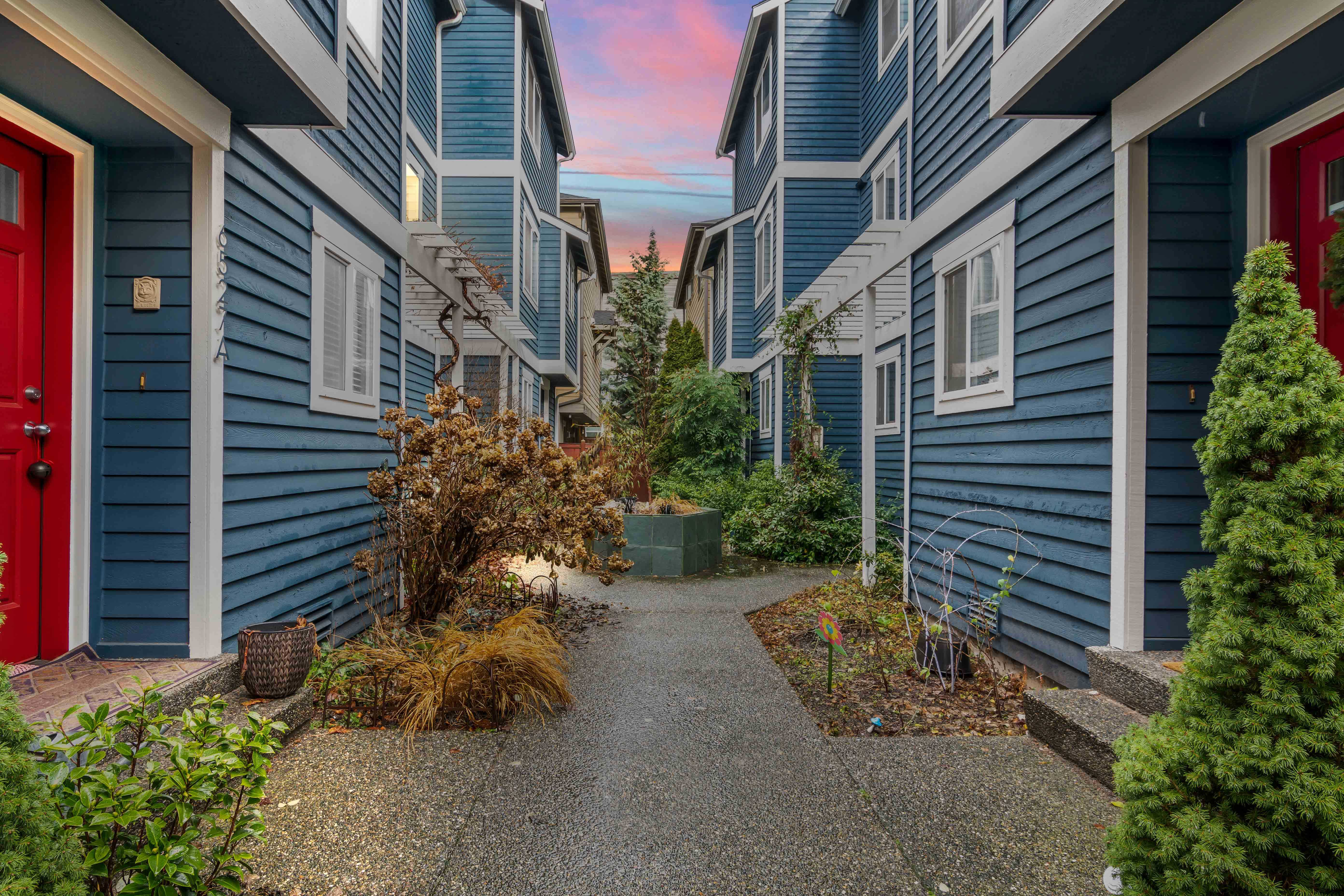 6527 35th Ave NE unit b, Seattle, WA 98115, USA - Thumbnail 3