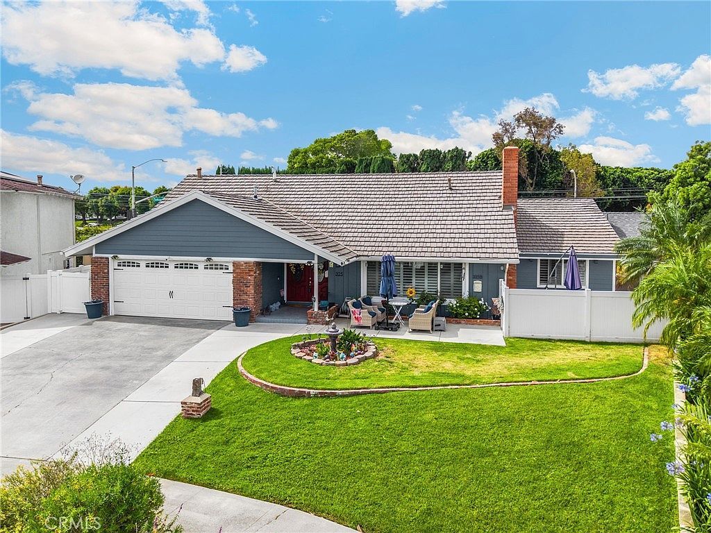 325 Delphia Ave Brea, CA 92821 - Thumbnail 3