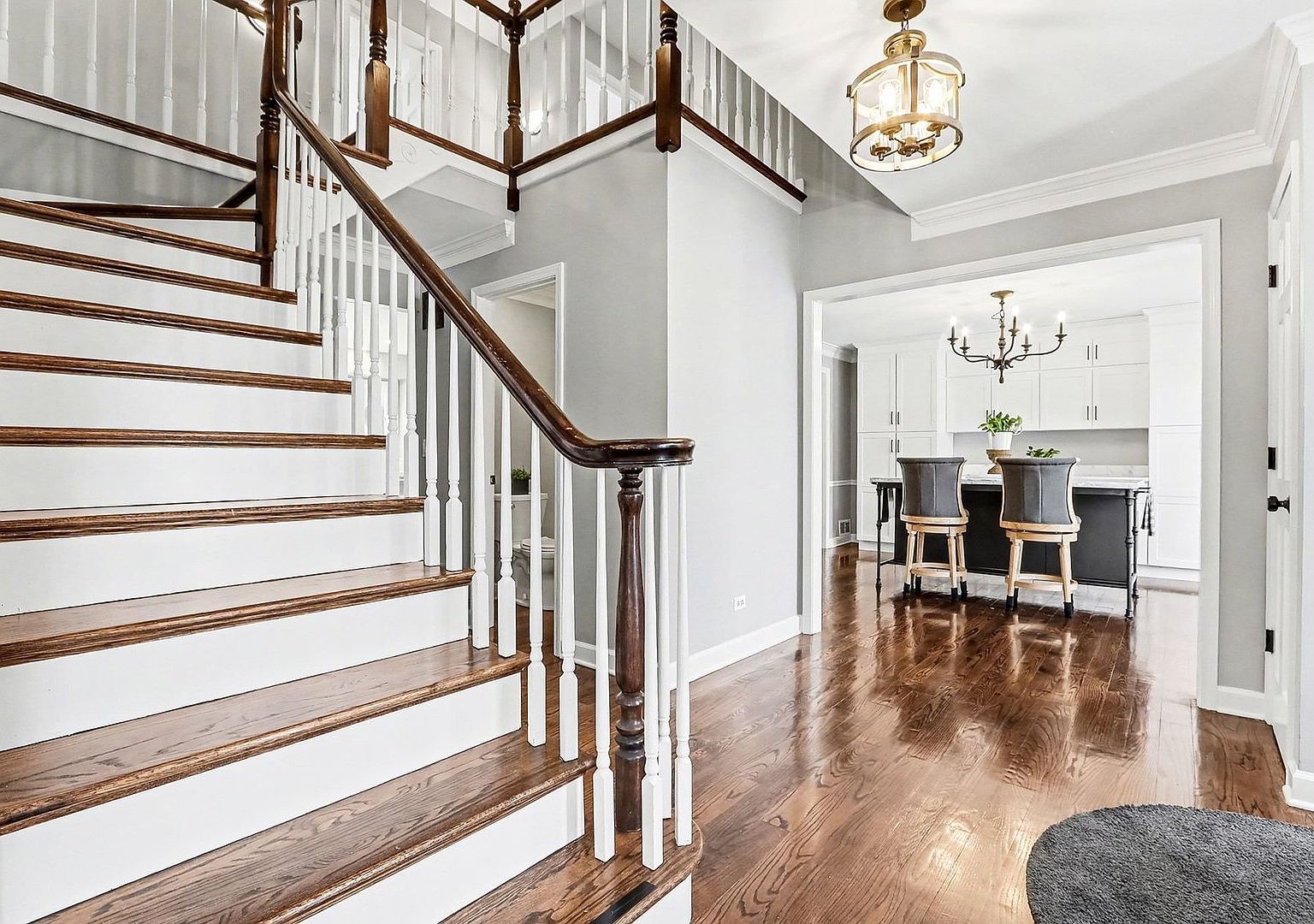 25W313 Mayflower Ave Naperville, IL 60540 - Thumbnail 3