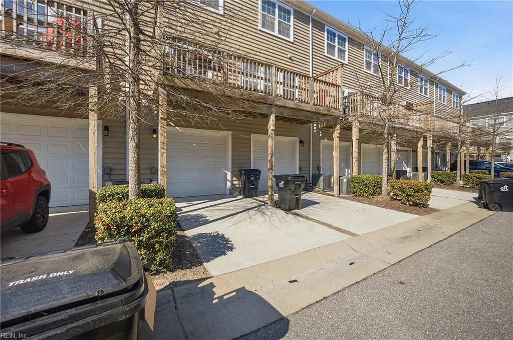 215 Waterside Dr Unit 20 Hampton, VA 23666 - Thumbnail 3