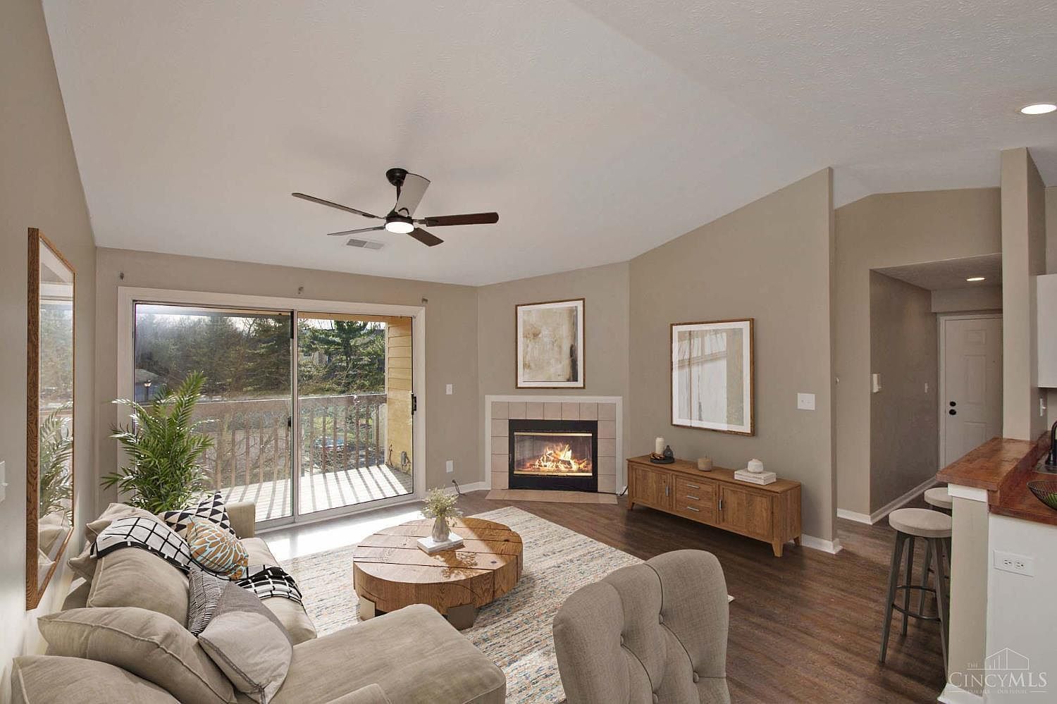 971 Cedar Ridge Dr APT 11 Cincinnati, OH 45245 - Thumbnail 3