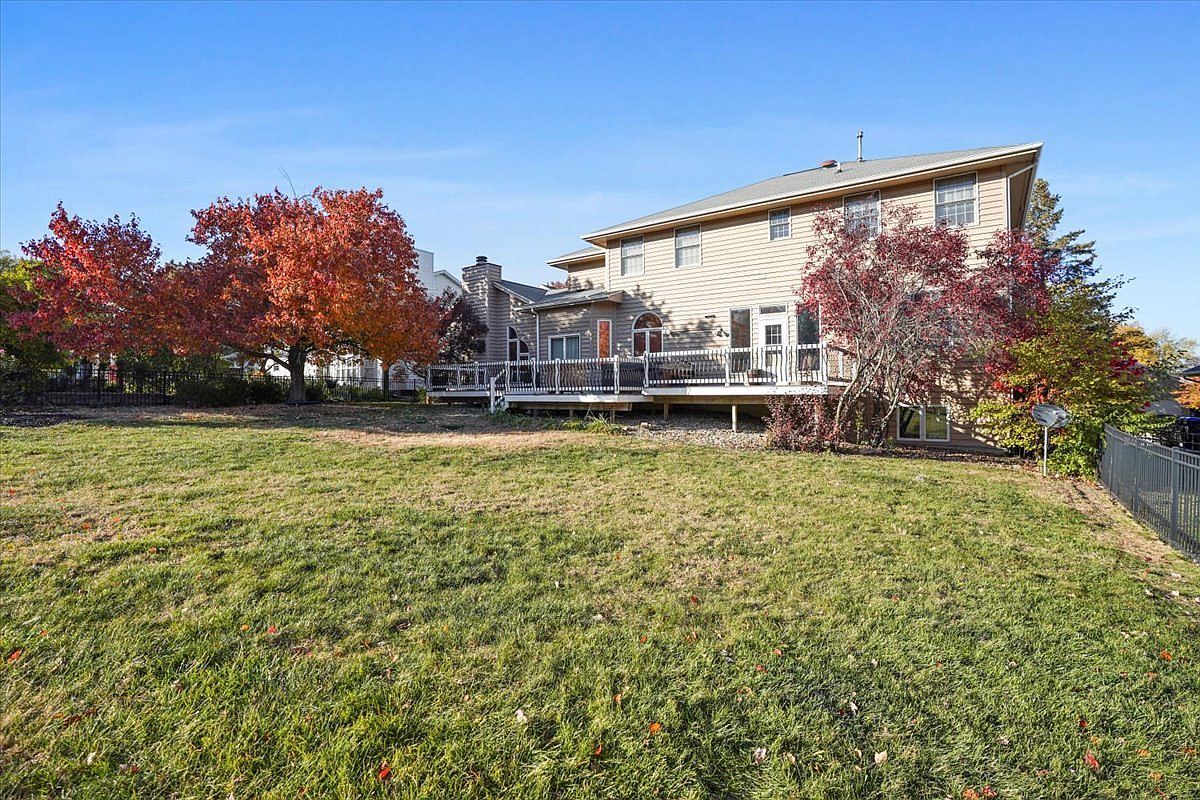 8 Stetson Dr Bloomington, IL 61701 - Thumbnail 3