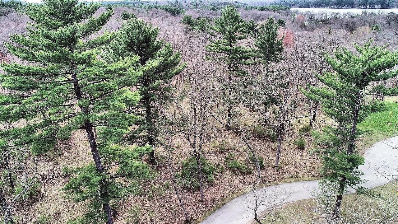 1-2 Greenway Crossing Pvt BUILDING 18 Wisconsin Dells, WI 53965 - Thumbnail 3