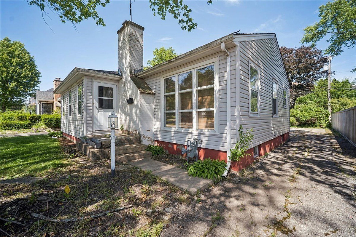 735 Prairie Ave Barrington, IL 60010 - Thumbnail 3