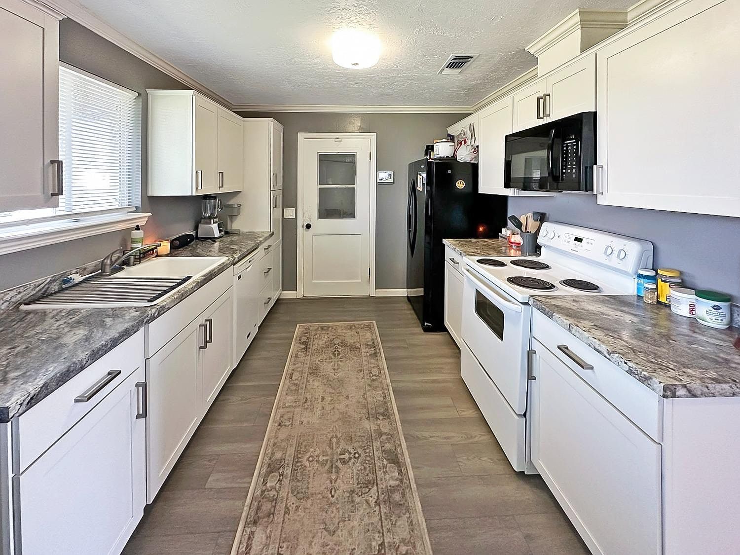 5851 Park Ave Linda, CA 95901 - Thumbnail 3