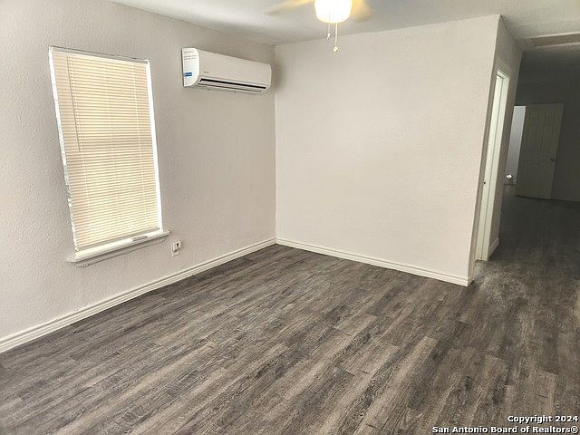 433 Azucena St San Antonio, TX 78237 - Thumbnail 3