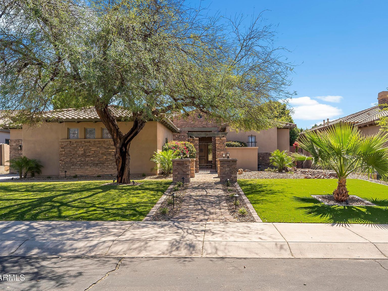 9869 E Davenport Dr Scottsdale, AZ 85260 - Thumbnail 3