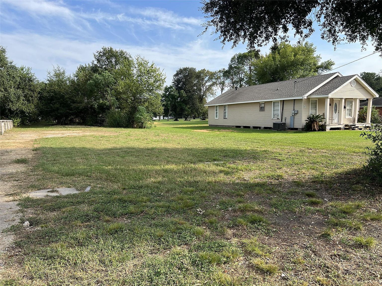 7234 Terrell St Groves, TX 77619 - Thumbnail 3