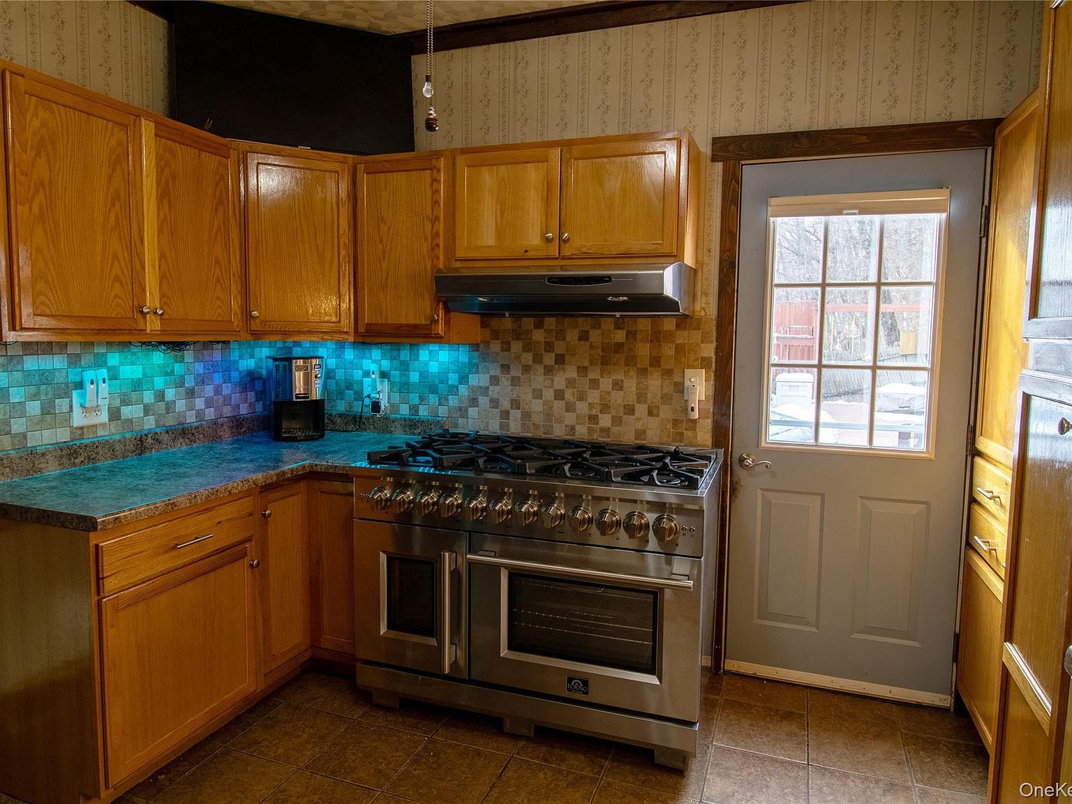 95 Scofield St Walden, NY 12586 - Thumbnail 3