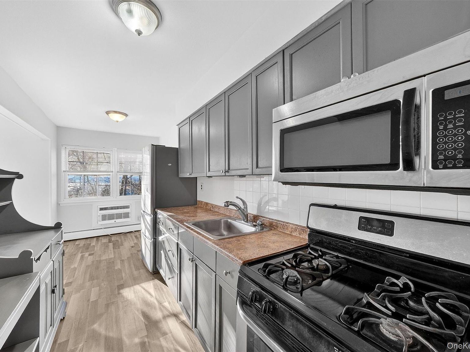 4 Colonial Rd APT 96 Beacon, NY 12508 - Thumbnail 3