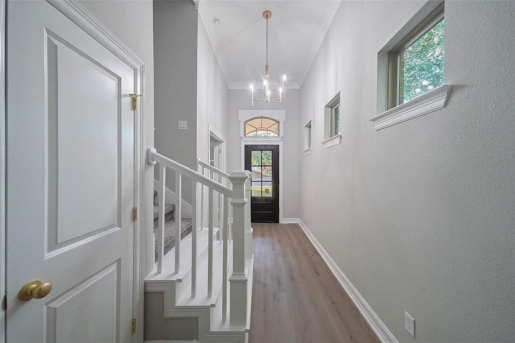 5030 Lakeshore Dr Willis, TX 77318 - Thumbnail 3