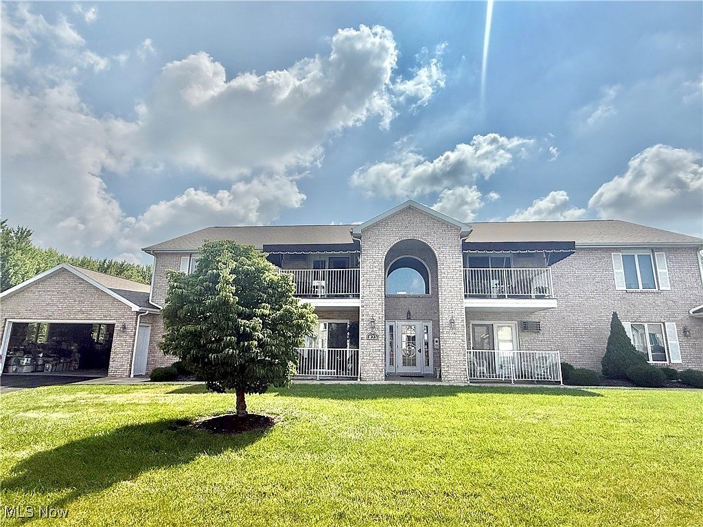 873 Auburn Hills Dr UNIT 3 Youngstown, OH 44512 - Thumbnail 3