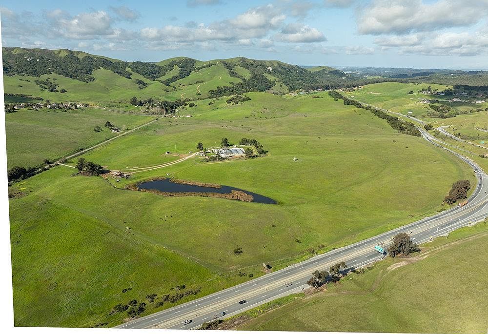 600 Rocks Rd San Juan Bautista, CA 95045 - Thumbnail 3