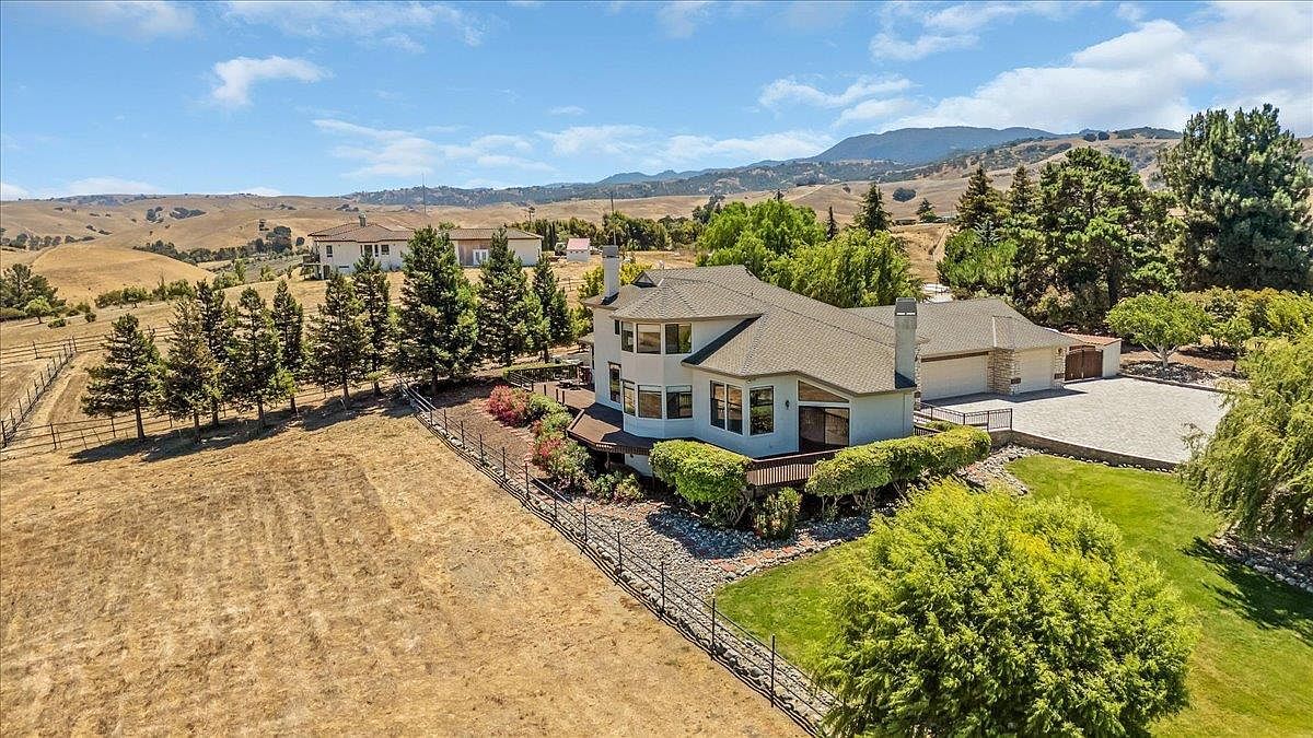 275 Nicholson Dr Hollister, CA 95023 - Thumbnail 3