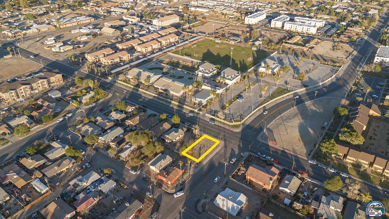 363 S Eastern Ave Brawley, CA 92227 - Thumbnail 3