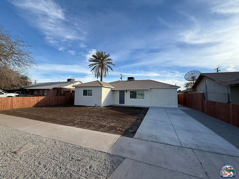 1047 Rose Ave El Centro, CA 92243 - Thumbnail 3
