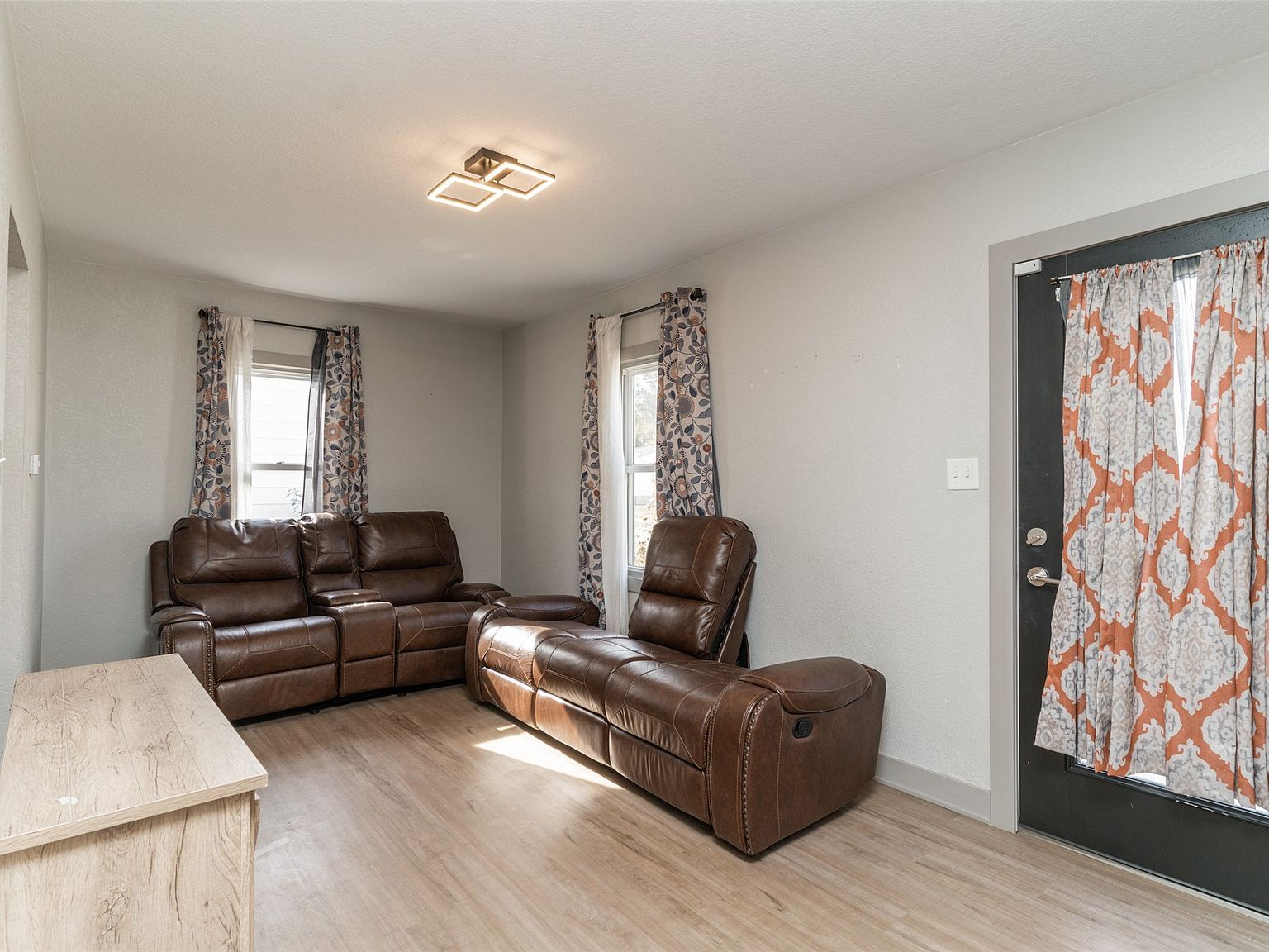 2113 E 21st St Des Moines, IA 50317 - Thumbnail 3