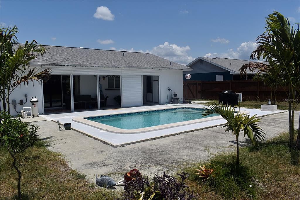 821 Silver Springs Ter NW Pt Charlotte, FL 33948 - Thumbnail 3